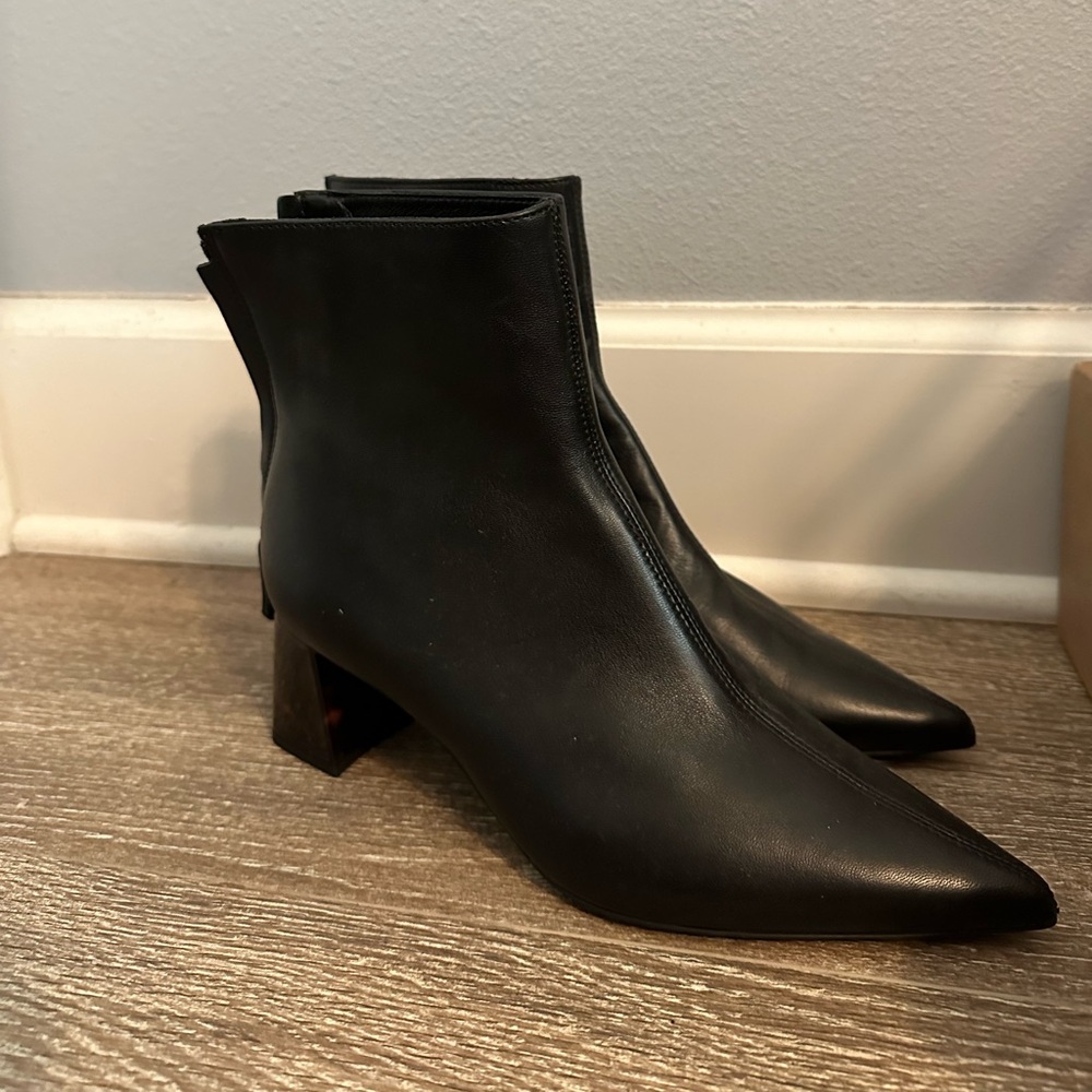 AGL Pointed Toe Boots - Picture 2 of 3